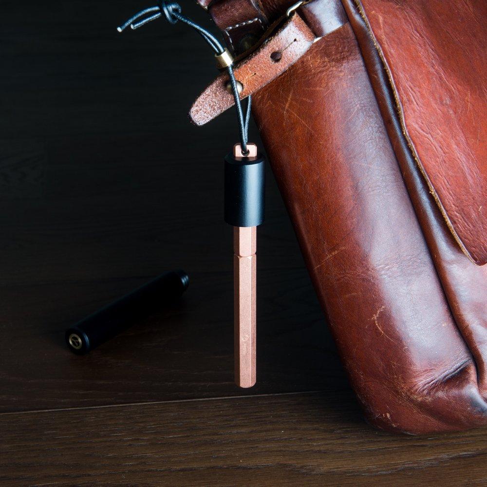 Portable case of Copper fountain pen, which can hang it on bag